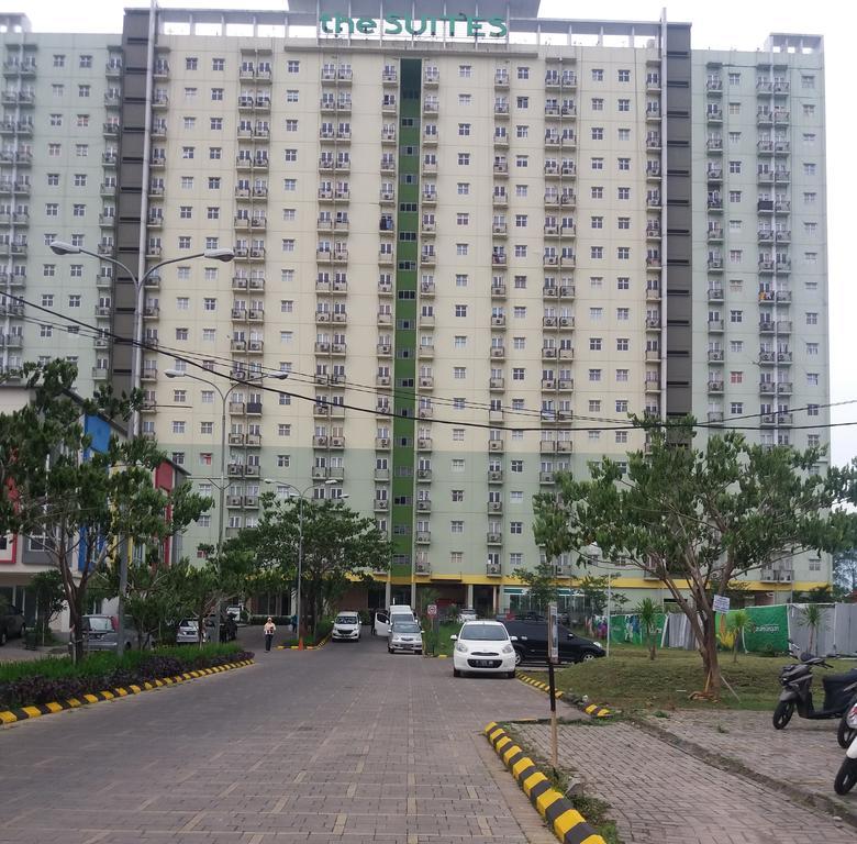 Ananda Apartments @ Suites Metro Cicadas Luaran gambar